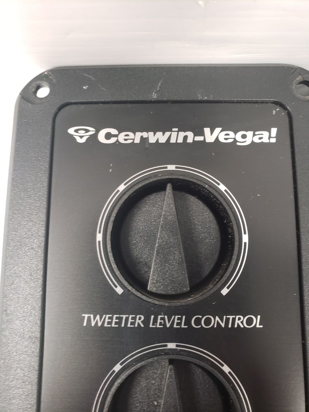 (I-36063) Cerwin-Vega AT-10 Crossover Controllers