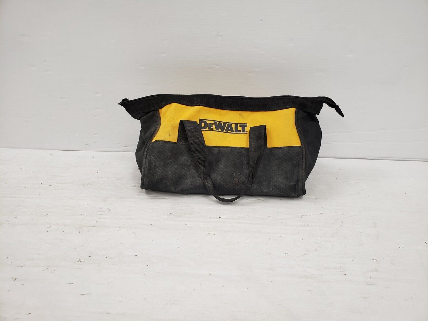 (65327-2) Dewalt DCG414 Grinder