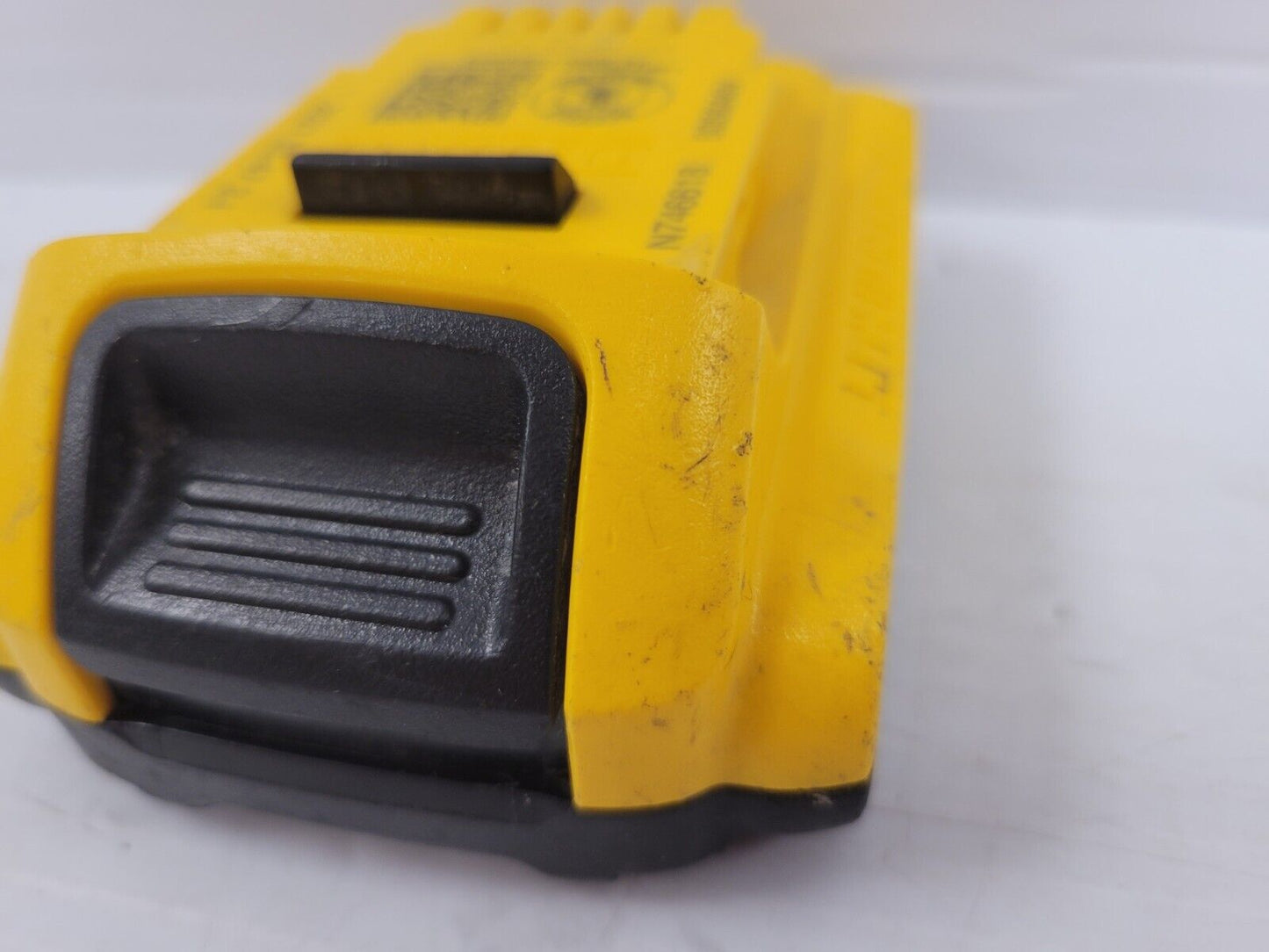 (63334-2) Dewalt DCB203 Battery-2.0Ah