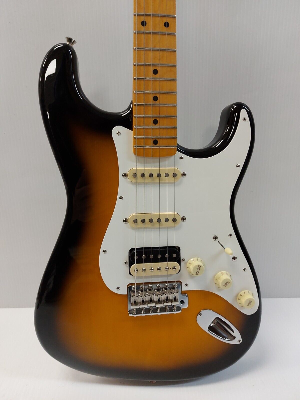 (N83776-2) Fender 50'S STRAT HSS Electric Guitar
