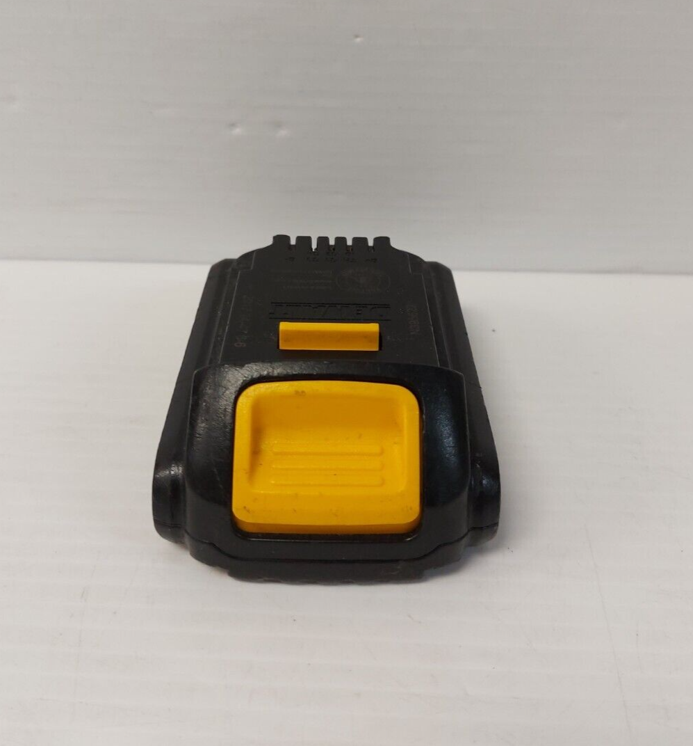 (N81656-1) DeWalt DCF885 Impact Drill w/ Bat and Charger