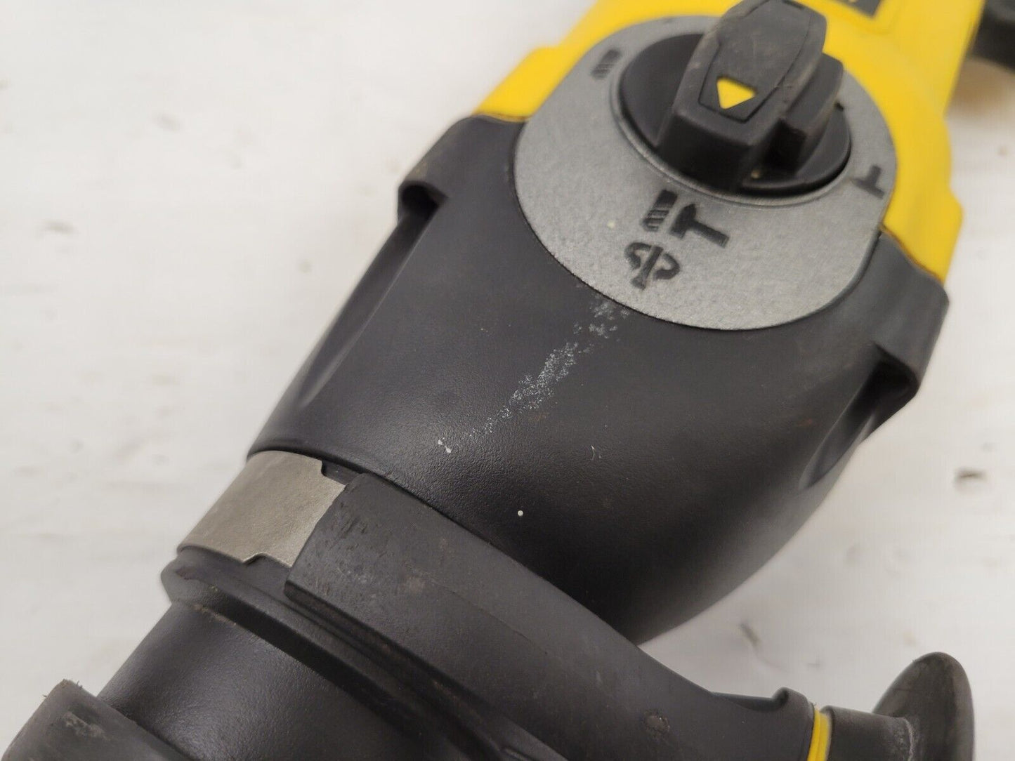 (62677-2) Dewalt D25123 Hammer Drill
