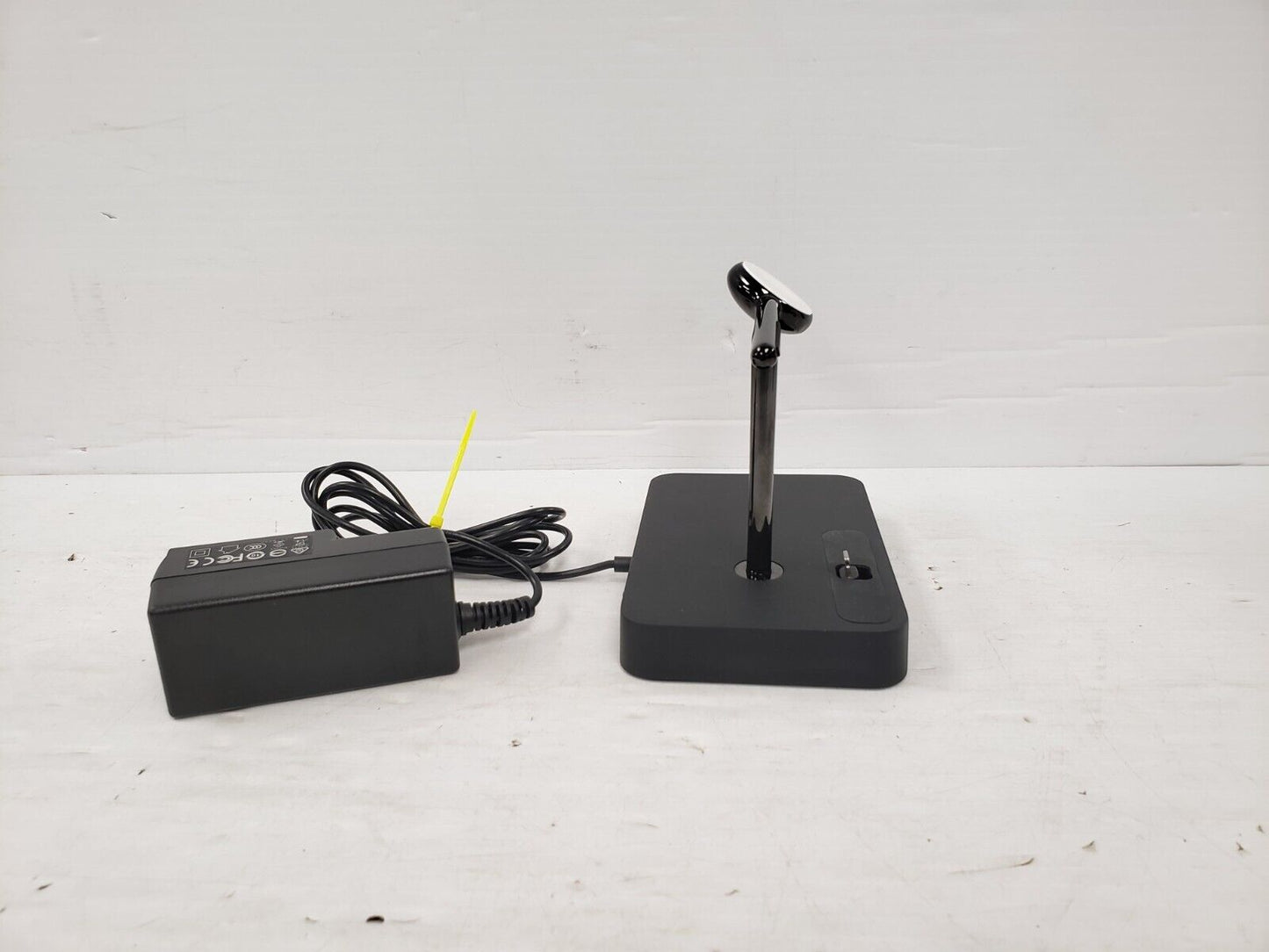(64998-1) Belkin F8J183 Charging Dock for iPhone and Apple Watch