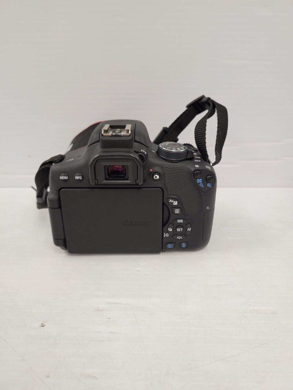 (I-34760) Canon EOS Rebel T6I Camera