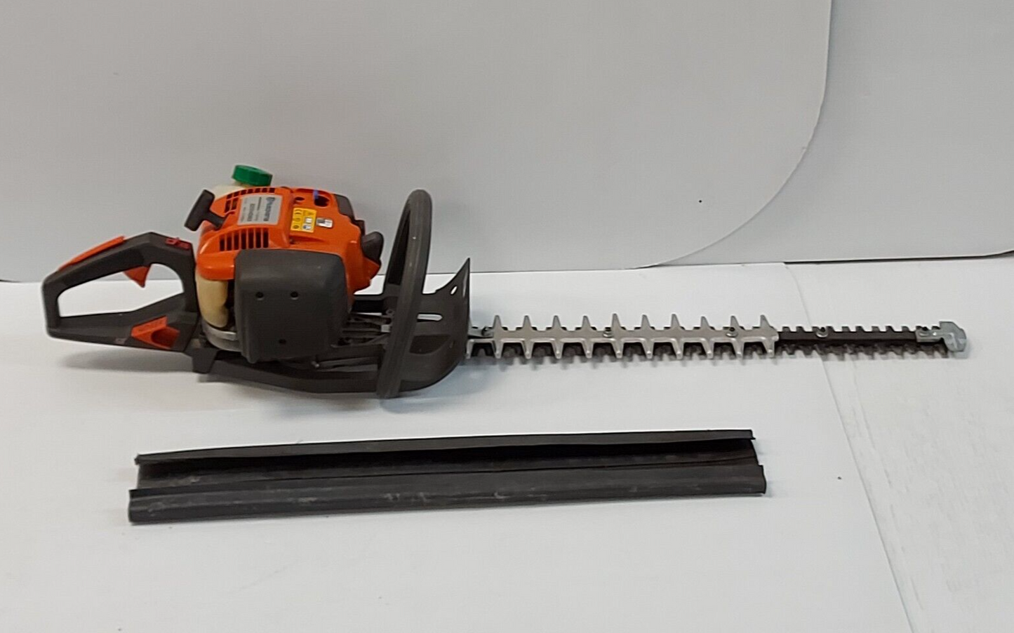 (N81996-1) Husqvarna 325HD60 Gas Hedge Trimmer