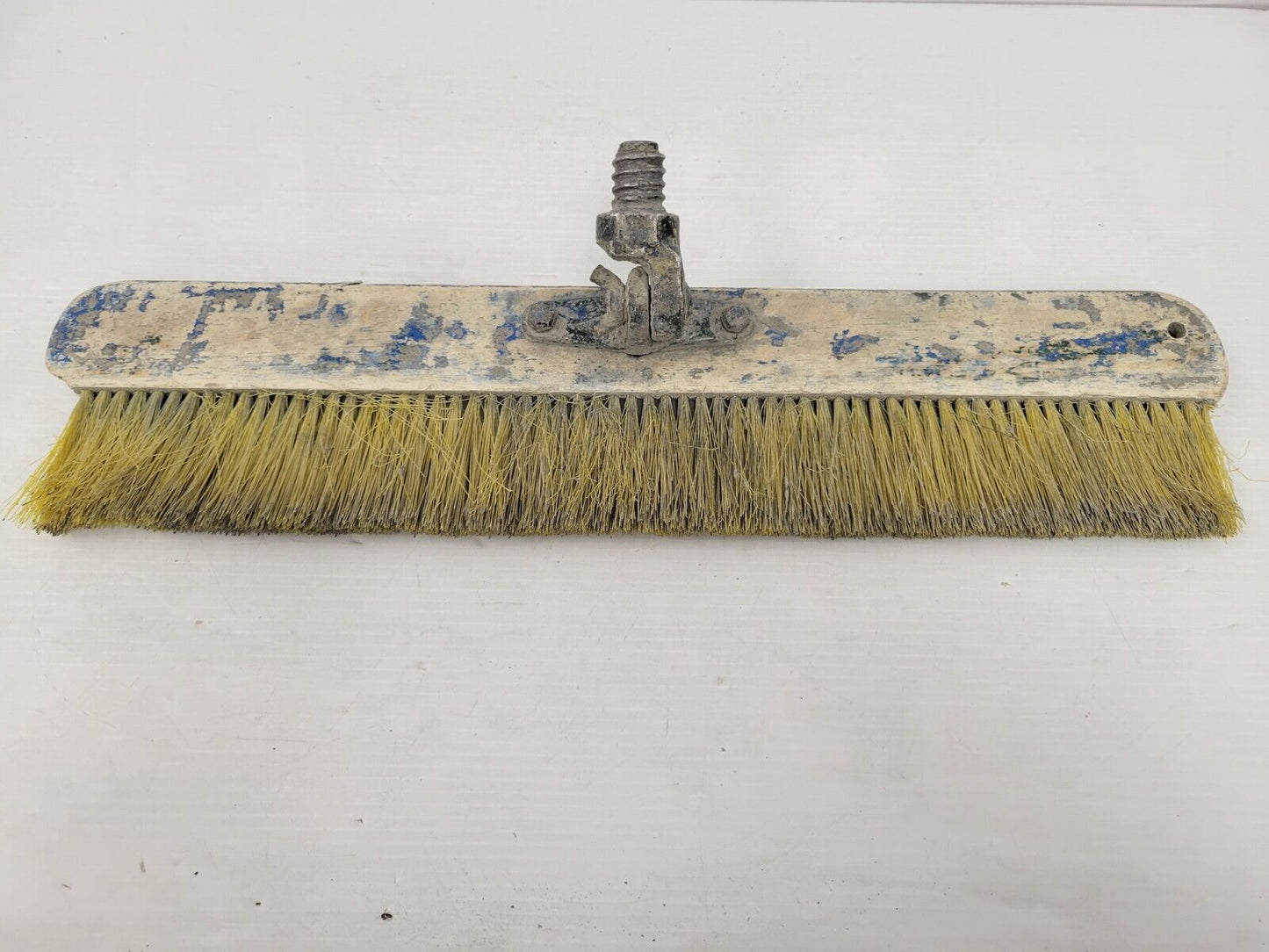 (I-34834) No Name 2" Concrete Broom
