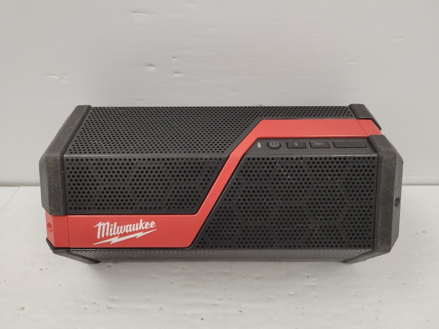 (68103-18) Milwaukee 2891-20 Work Radio