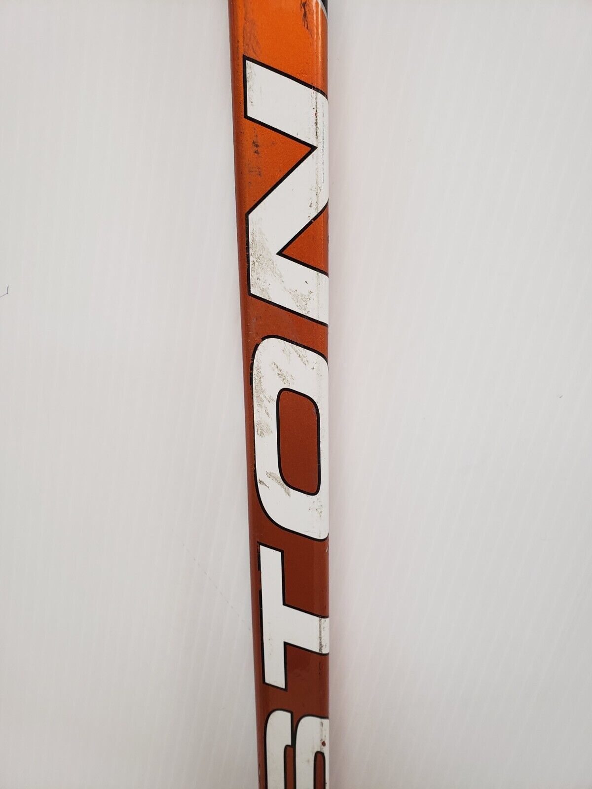 (61133-1) Easton Synergy Hockey Stick - Right Hand