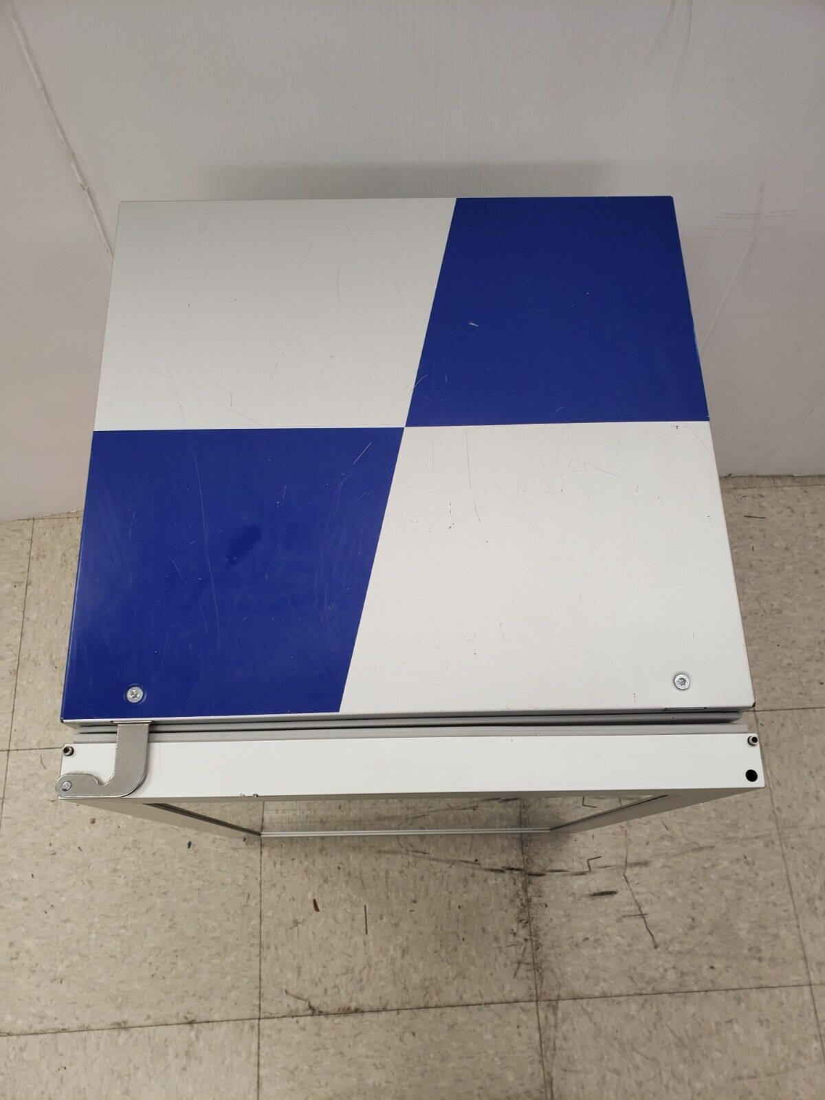 (68746-1) Vestfrost VC206484016 RedBull Mini Fridge