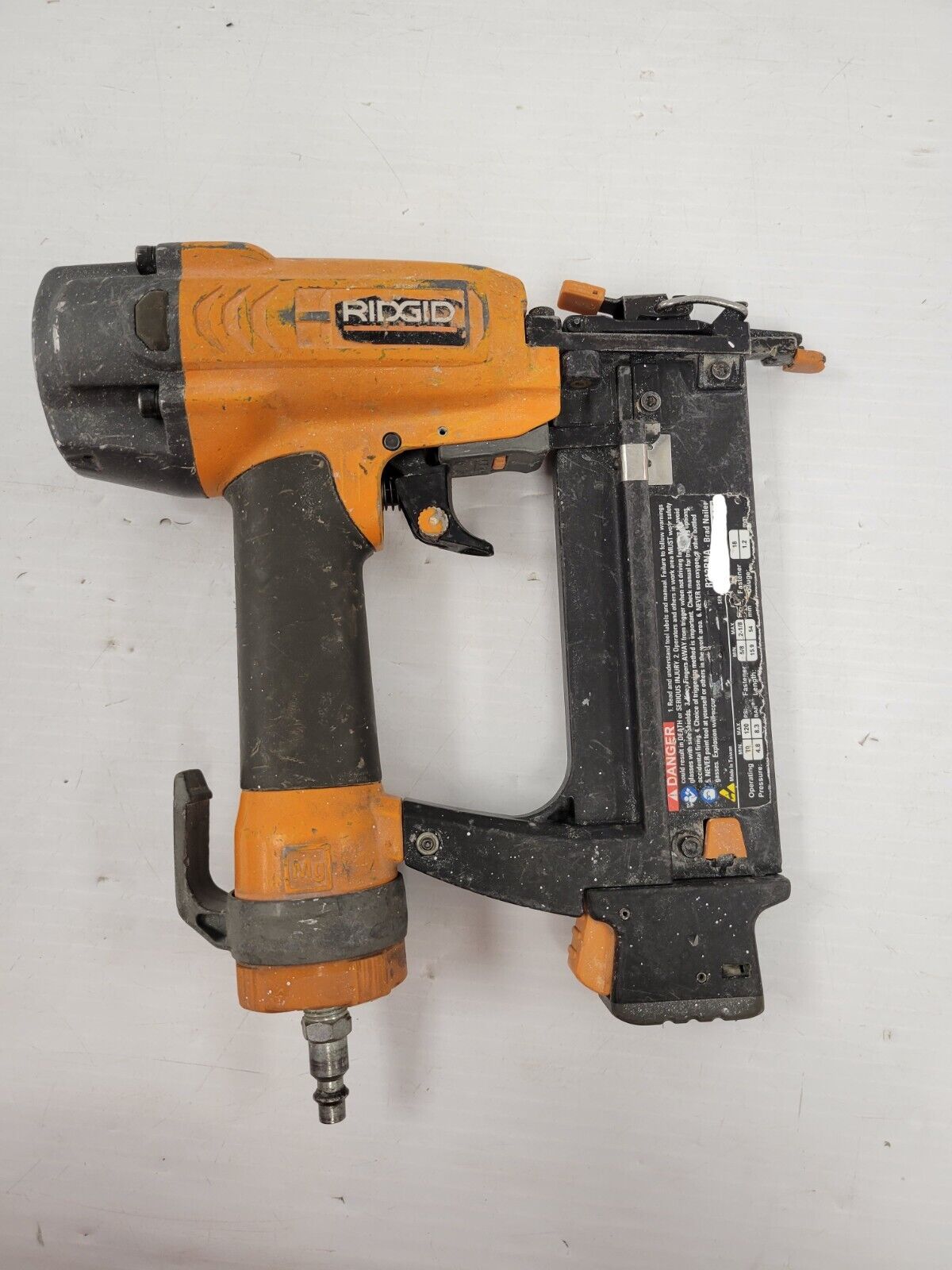 (58552-2) Ridgid R213BNA Brad Nailer