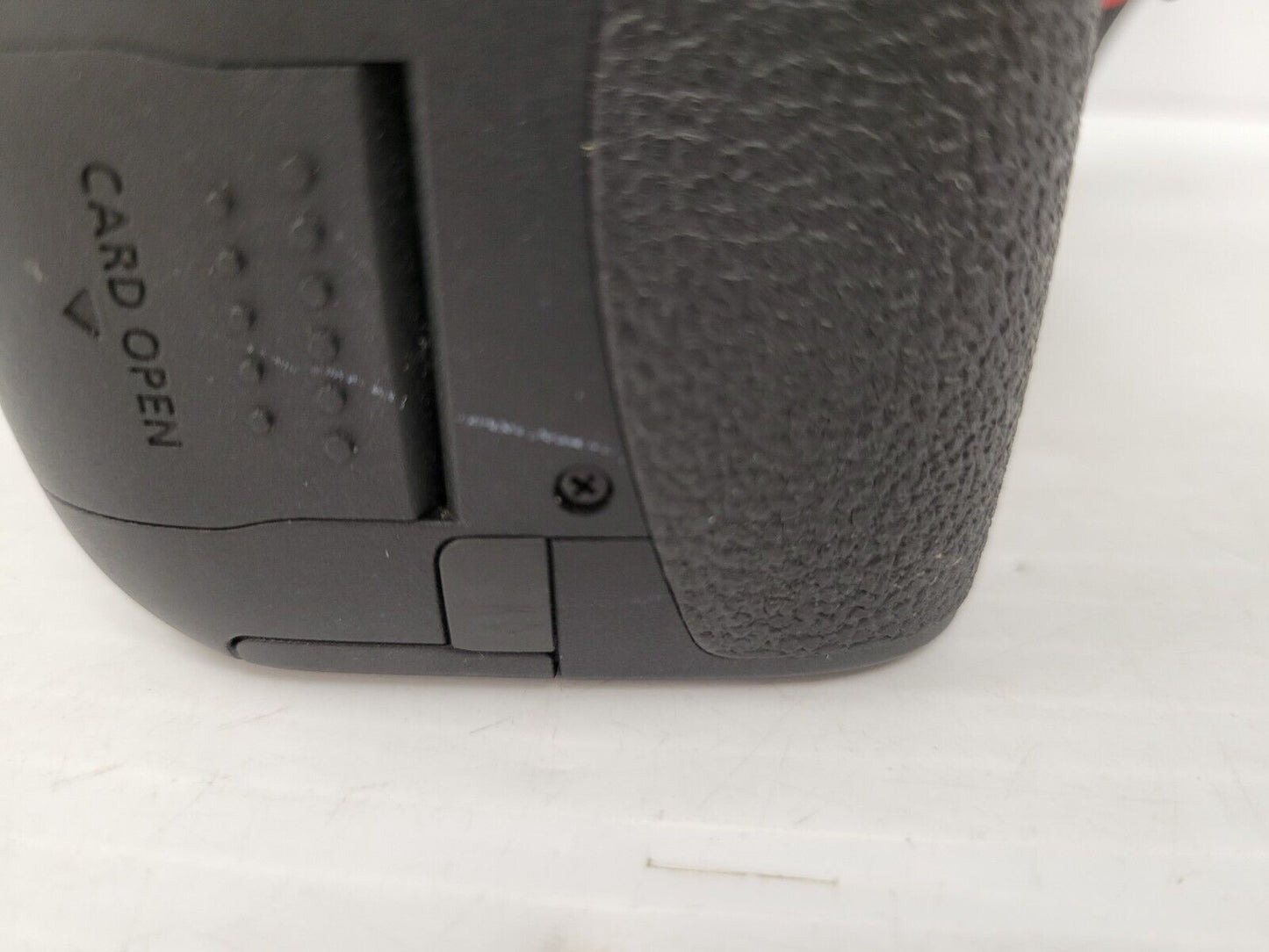 (I-34760) Canon EOS Rebel T6I Camera