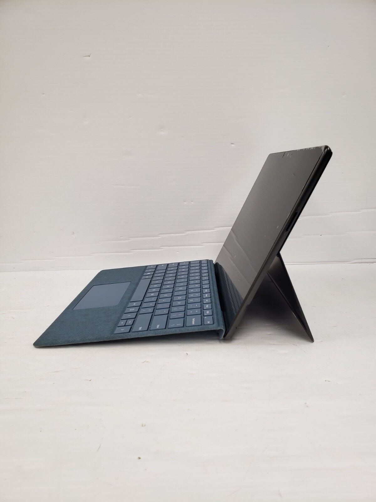 (58583-1) Microsoft 2038 Surface - 256GB