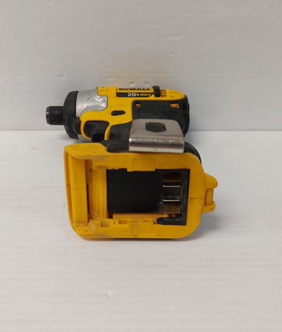 (N81656-1) DeWalt DCF885 Impact Drill w/ Bat and Charger