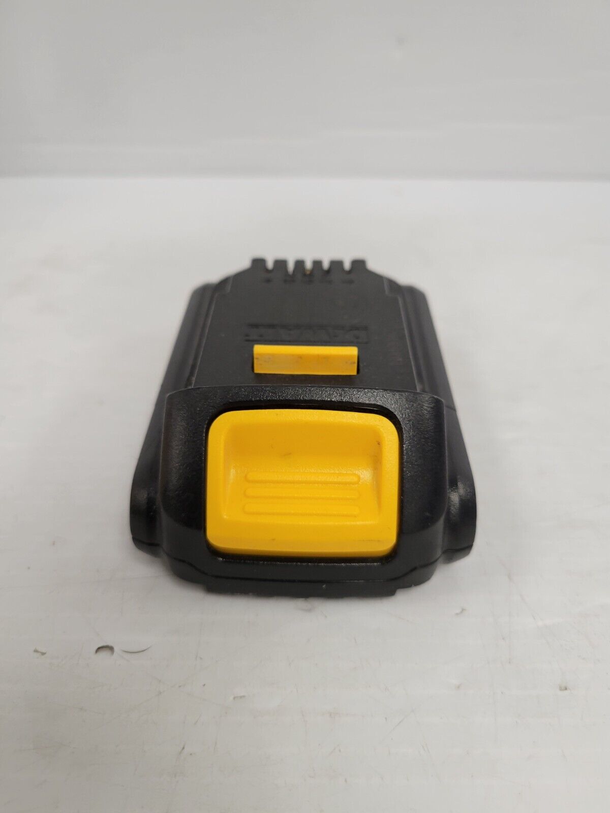 (57765-2) Dewalt DCB207 Battery