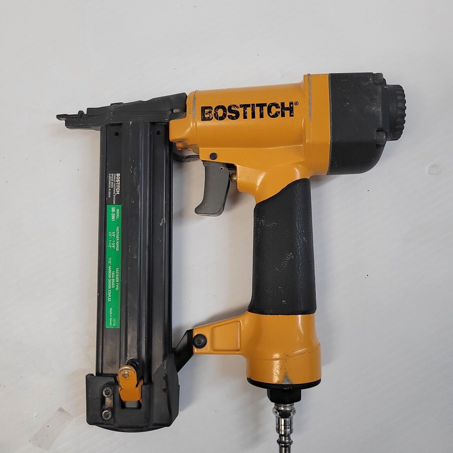 (N75140-1) Bostitch SB-2IN1 Air Nailer