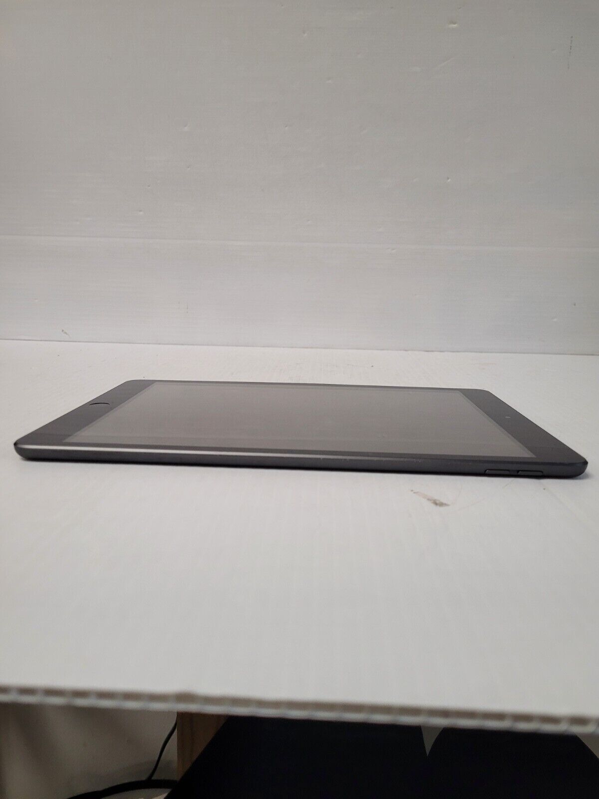 (N77952-1) Apple MK2N3VC/A iPad - 9th Gen