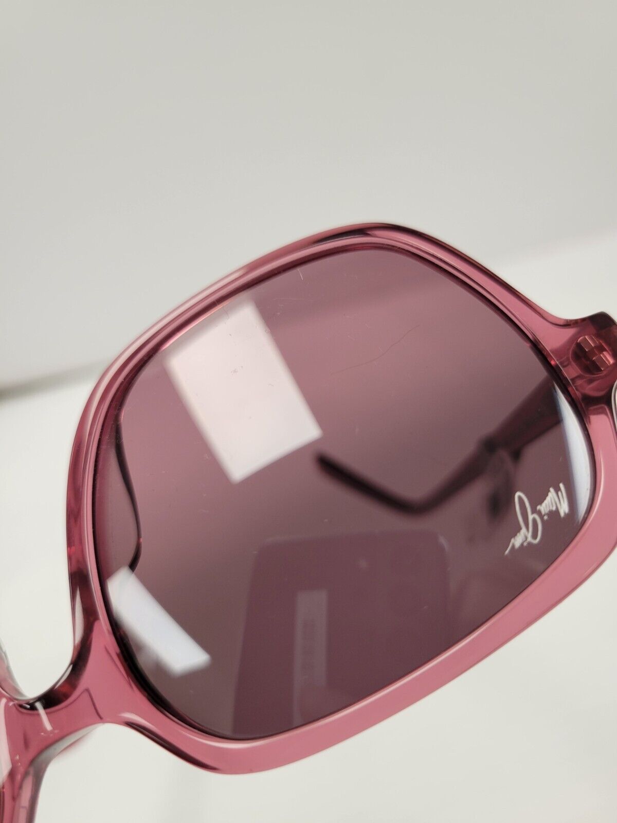 (47350-1) Maui Jim MJ860-28F Sunglasses