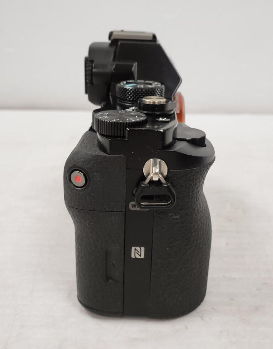 (I-33210) Sony ILCE-7R Digital Camera