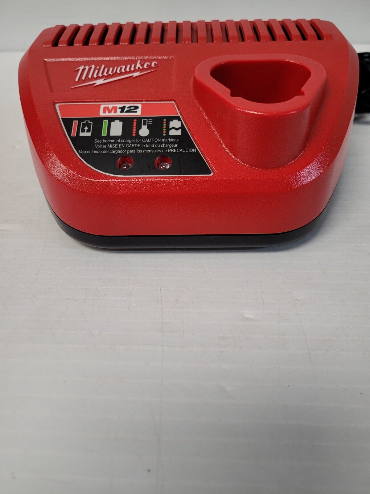 (N76892-2) Milwaukee 48-59-2401 Battery and Charger