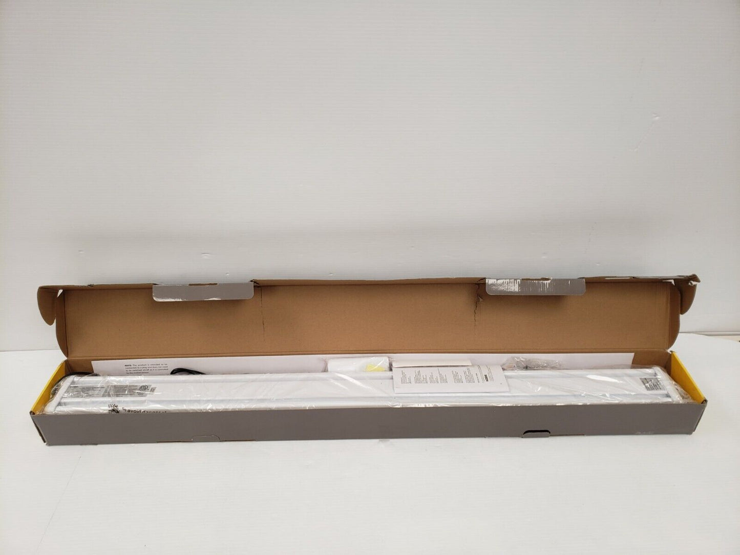 (I-33724) Koda 1600034 Linkable Shop Light