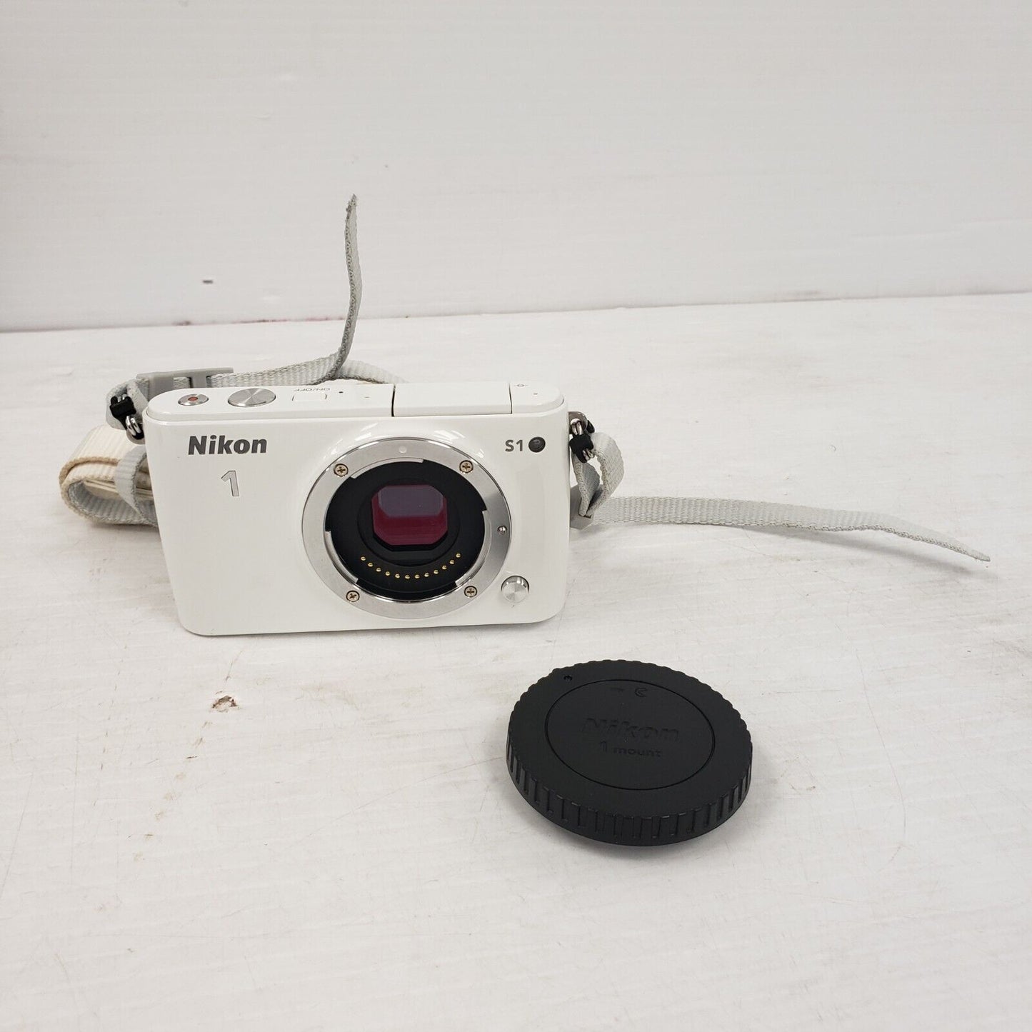 (I-31289) Nikon SI Digital Camera