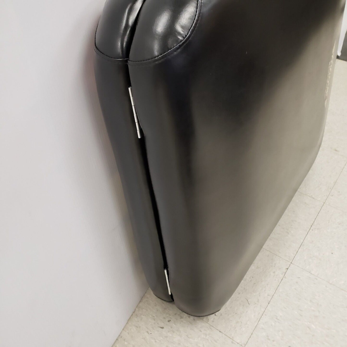 (54748-1) Master Massage Table