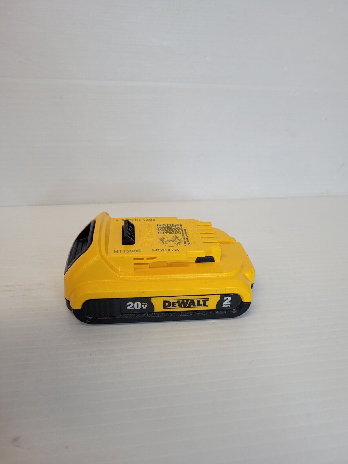 (NI-16584) Dewalt DCB203 2.0Ah Battery