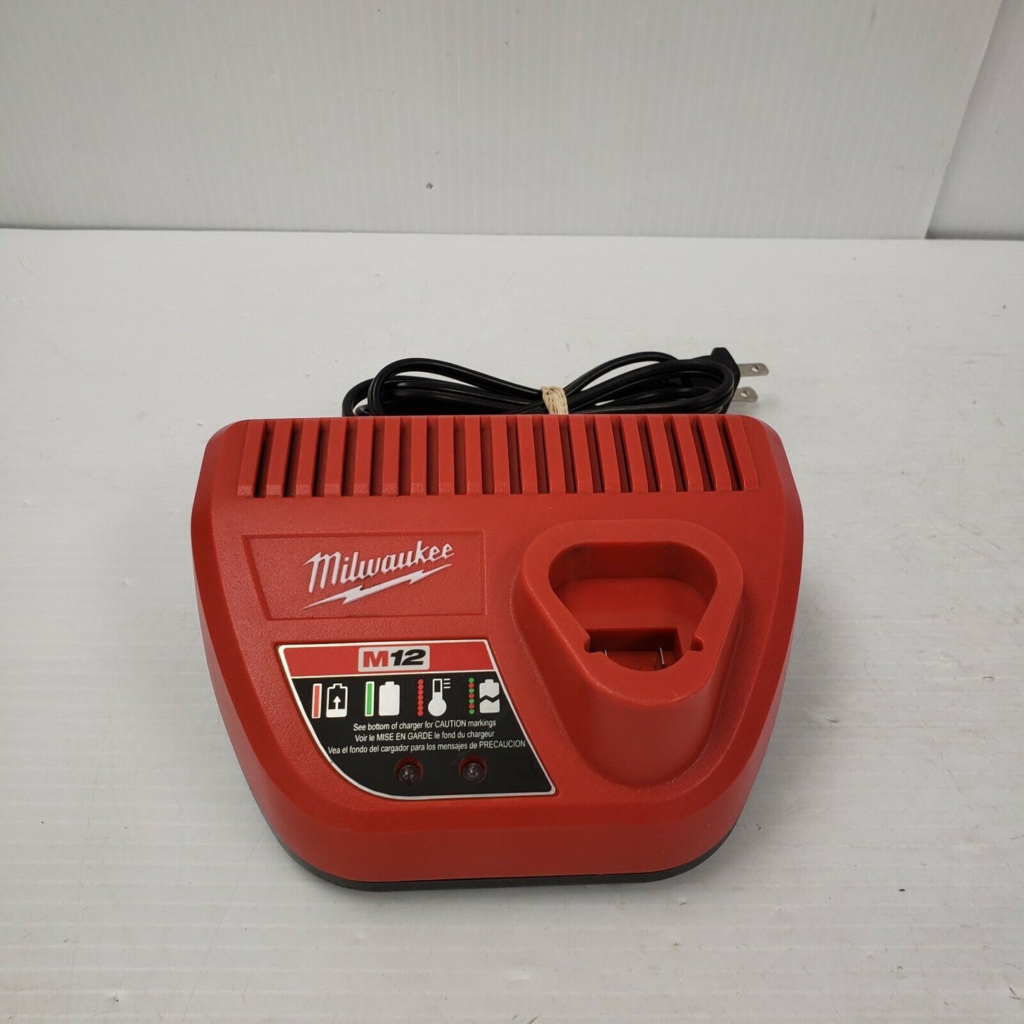 (22905-1) Milwaukee 58-59-2401 M12 Battery Charger