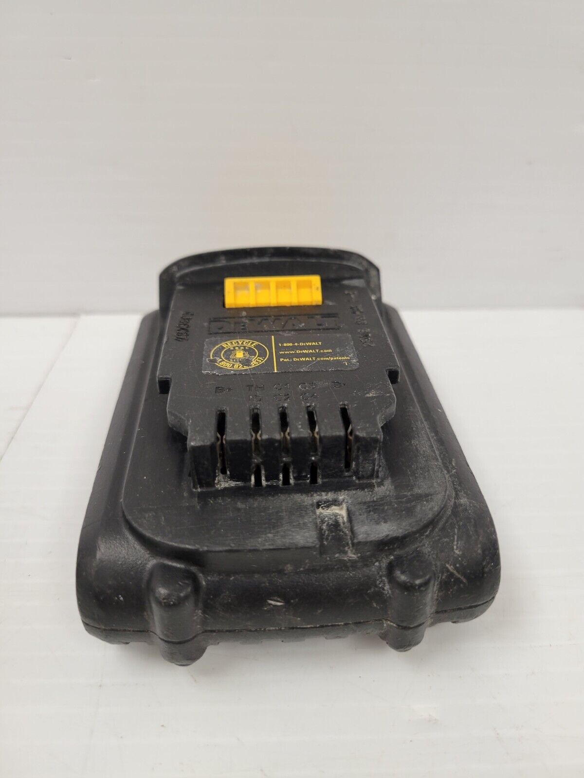 (48215-3) Dewalt DCB201 Battery