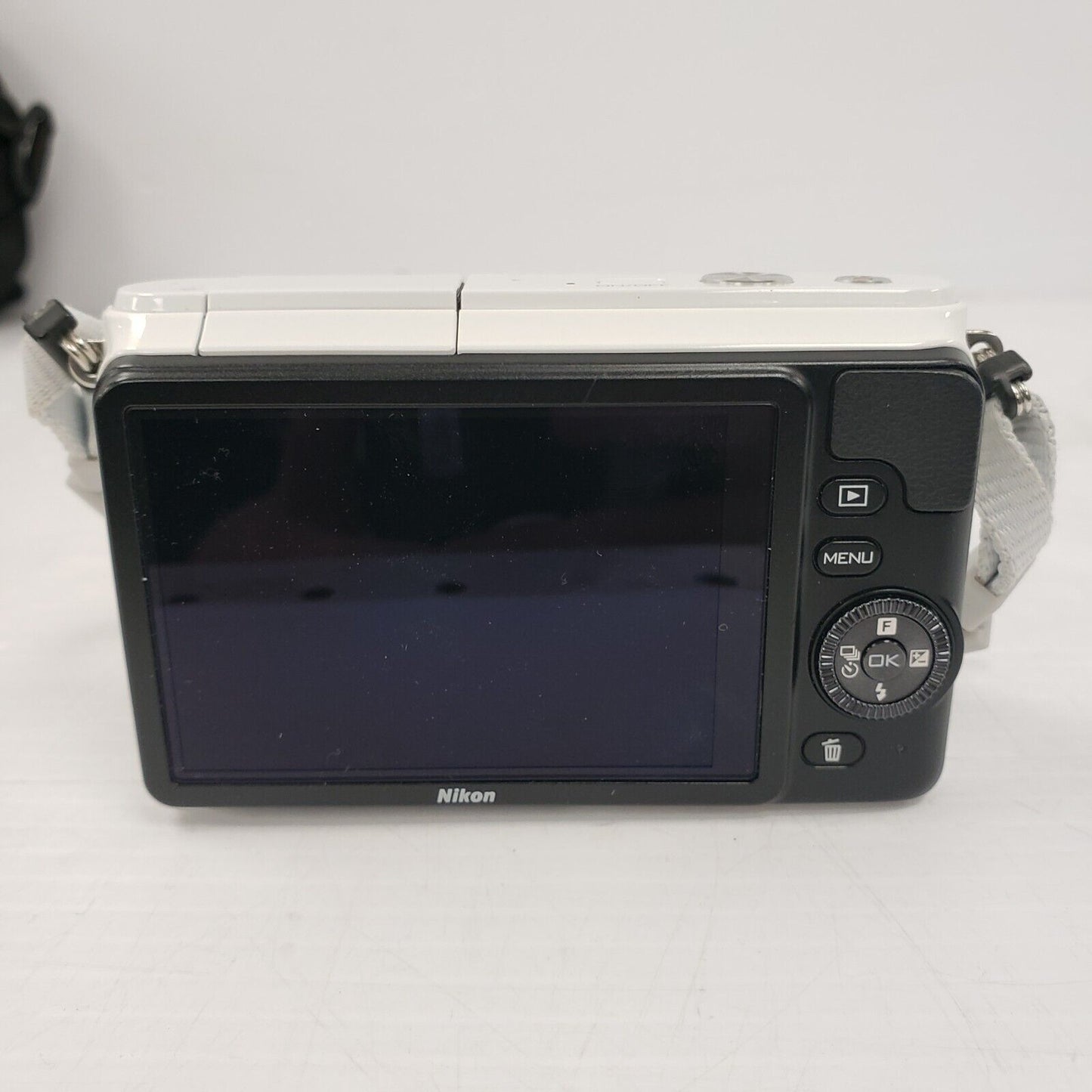 (I-31289) Nikon SI Digital Camera