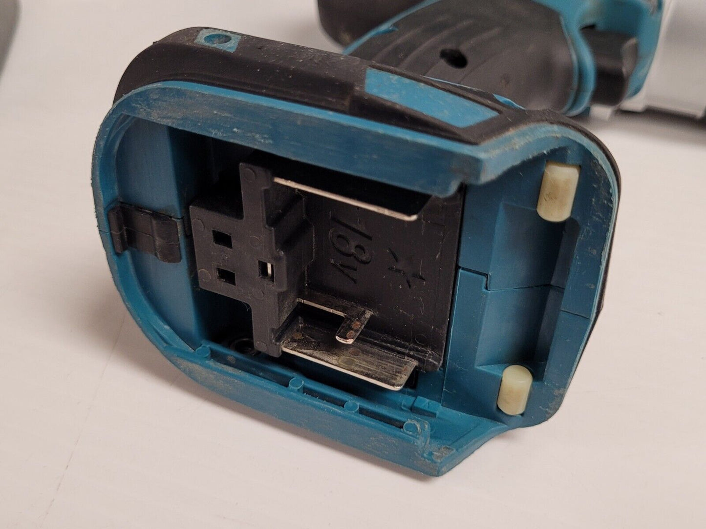 (N70566-1) Makita DHP458 Cordless Hammer Drill/Driver Kit