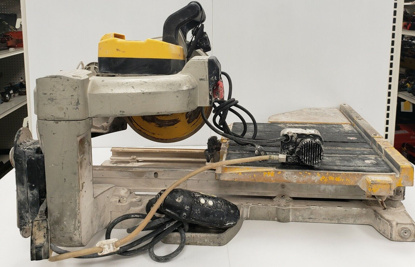 (I-24238) Dewalt D24000 Tile Cutter