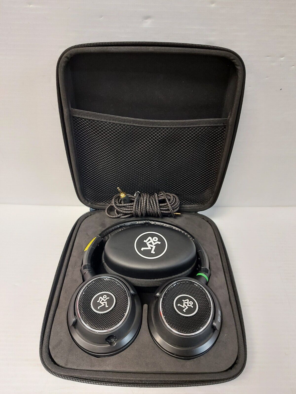 (N79659-1) Mackie MC-450 Headphones in Case