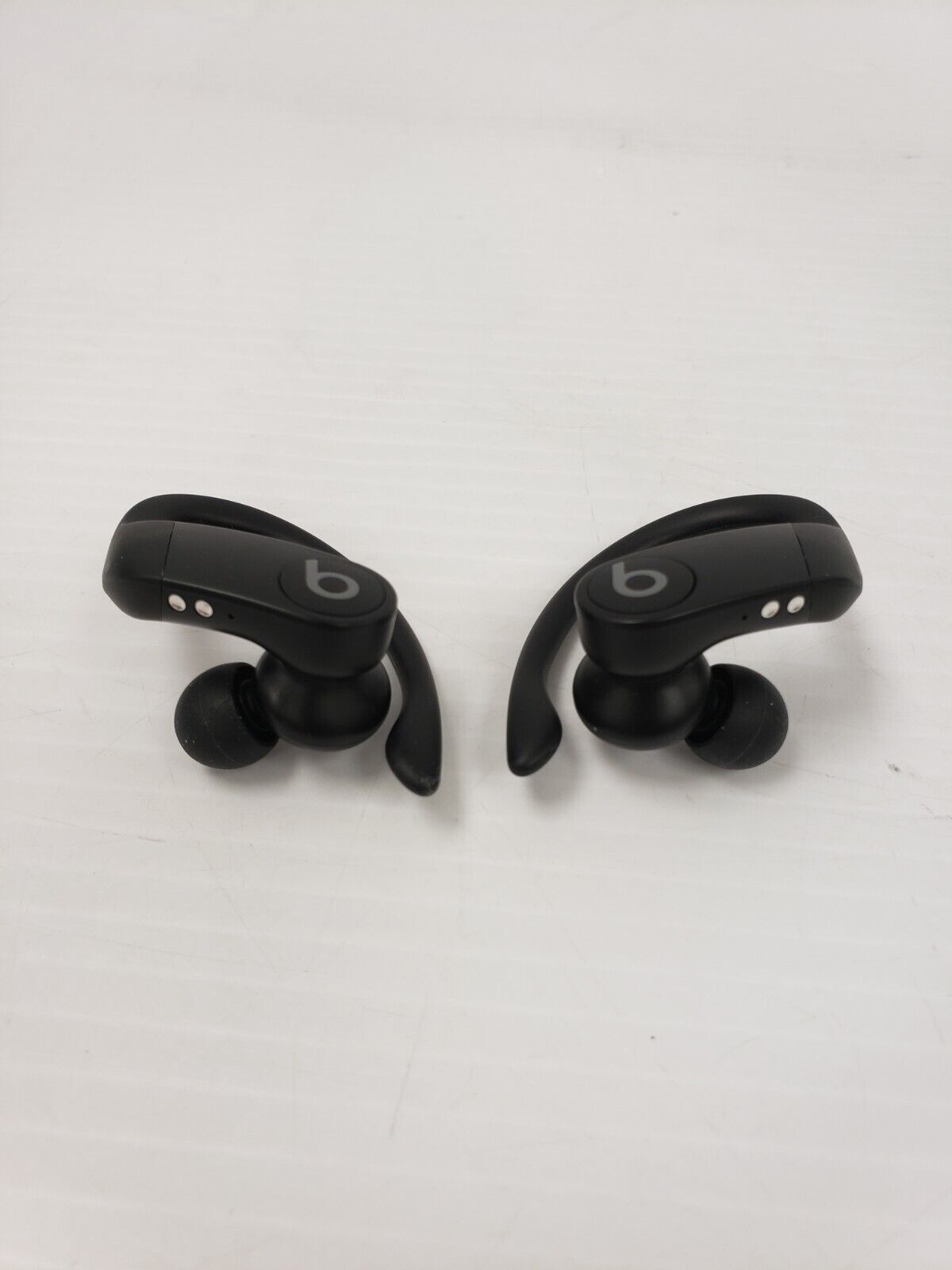 (41550-1) Apple A2454 Wireless Earbuds