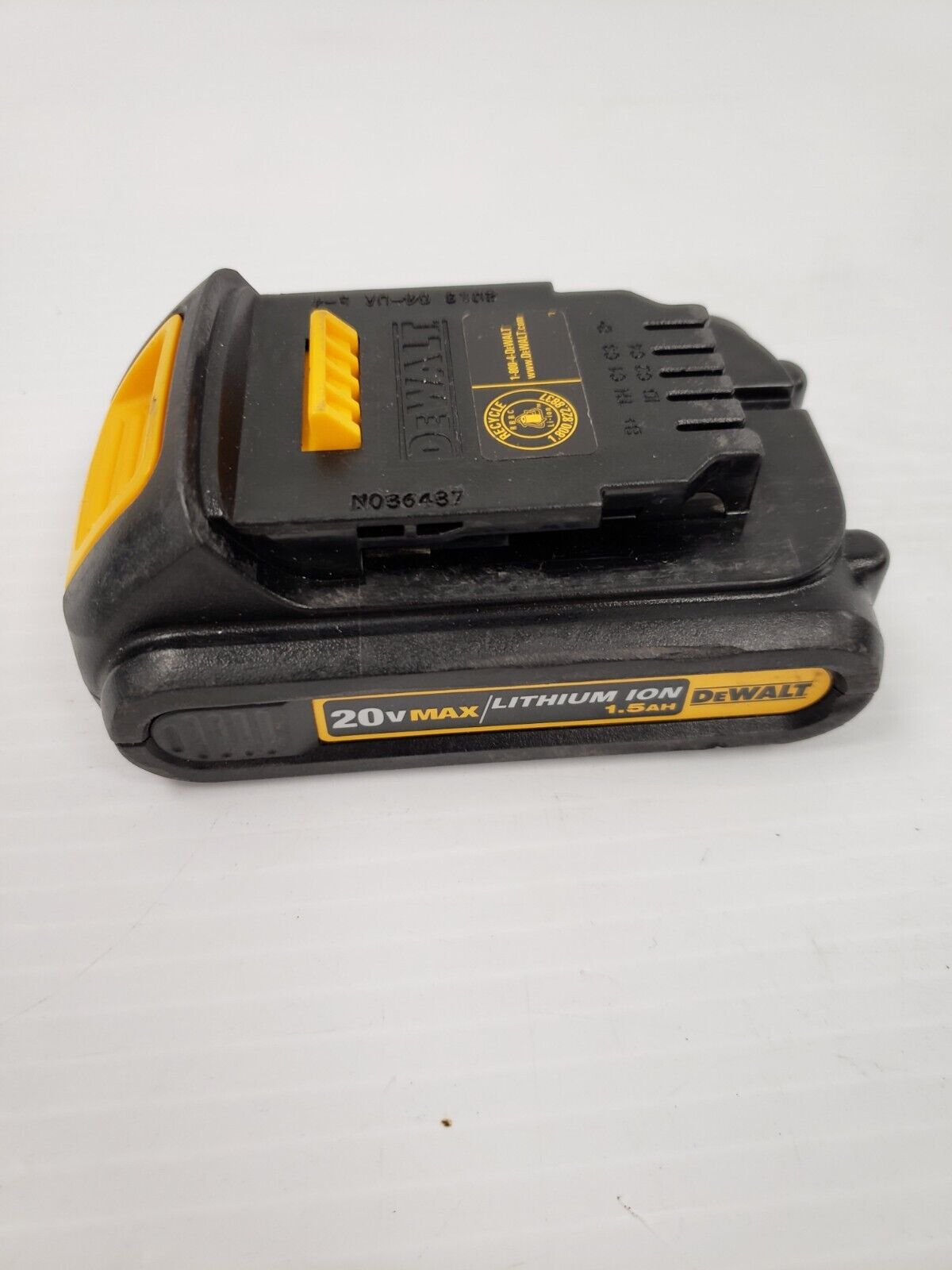 (22206-4) Dewalt DCB201 Battery-1.5ah