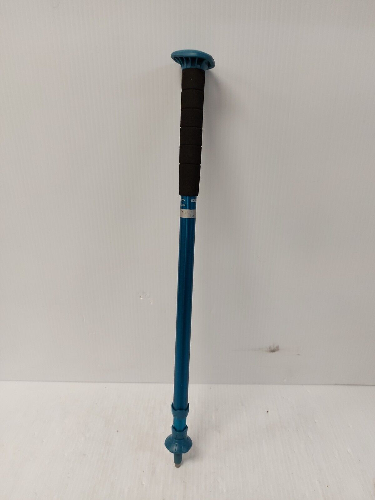 (N82504-4) Quechua Single Hiking Stick