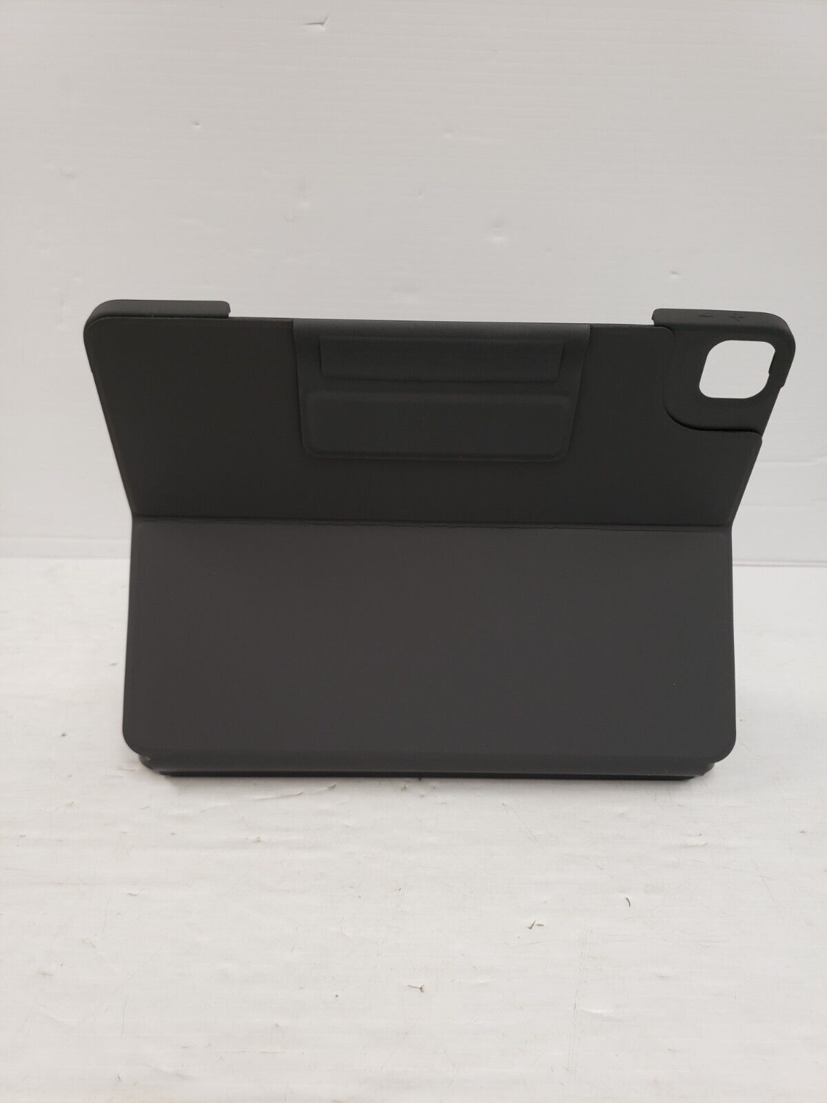 (67905-1) Logitech YR0070 Slim Folio Keyboard Case