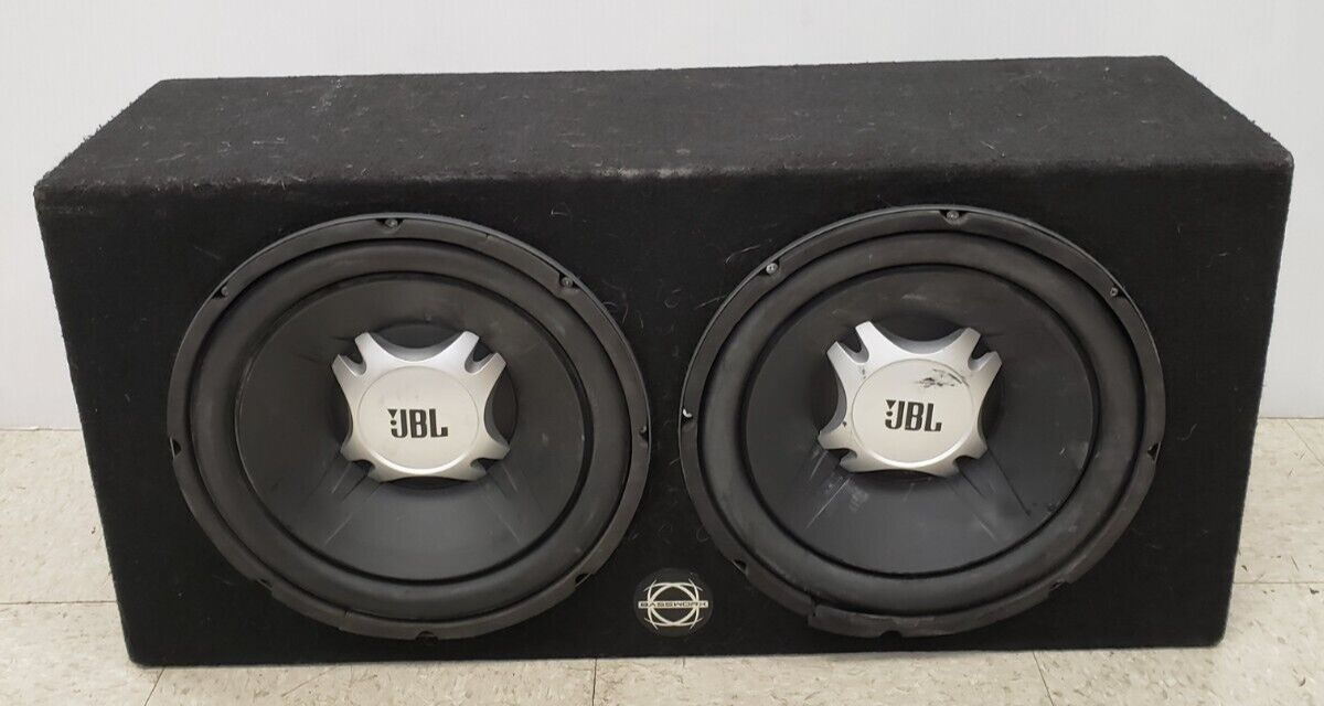 (61257-1) JBL Subwoofers -2X 12" In Box