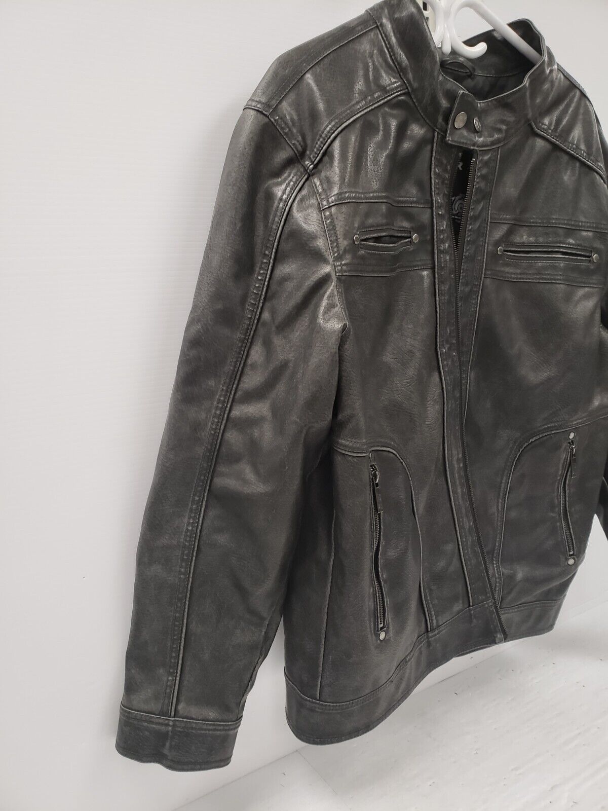 (68154-1) MotoGear Leather Jacket - Size Large