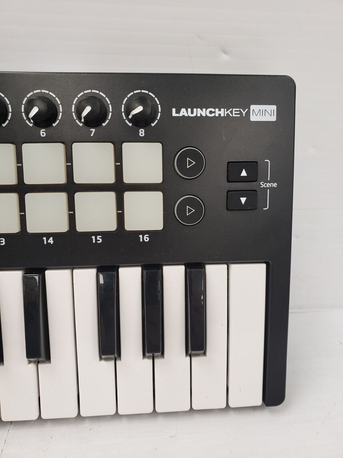 (I-34622) Novation Launchkey Mini Mk2 Midi Controller