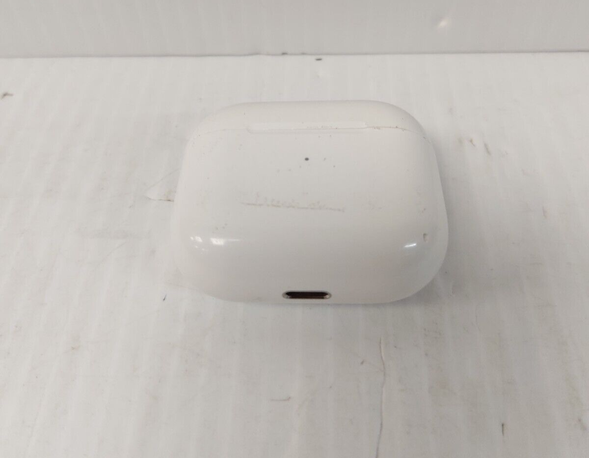 (N83956-1) Apple A2566 3rd Gen Airpods