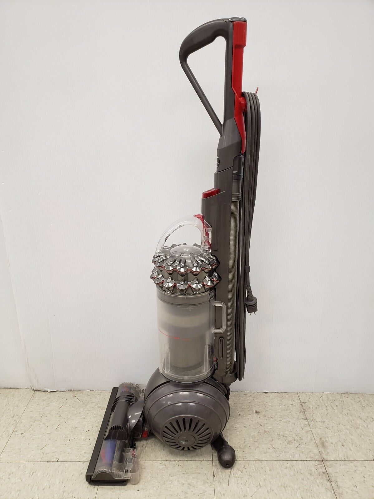 (64381-1) Dyson DC77 Vacuum