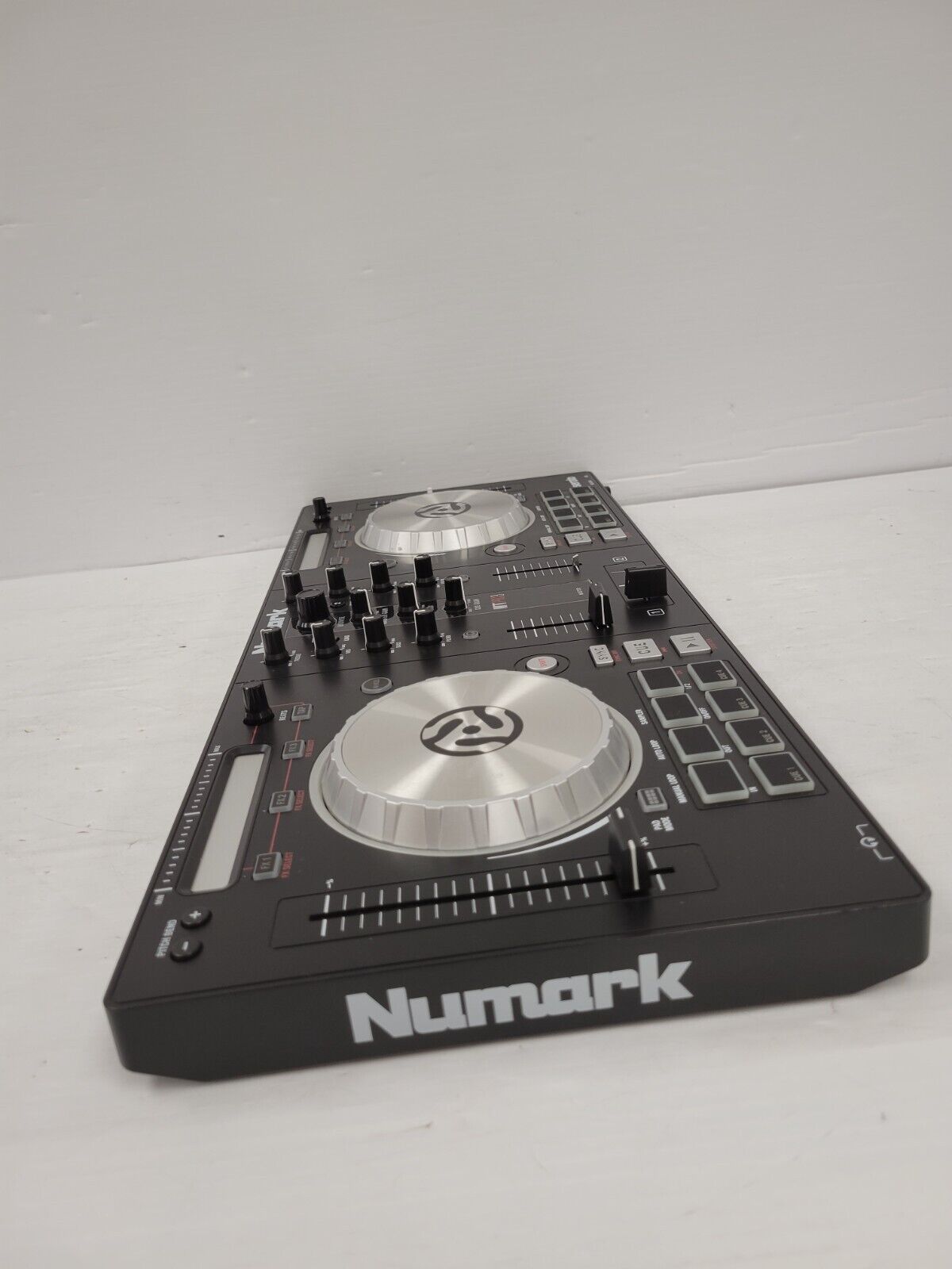 (61539-2) Numark Sersto DJ Controller