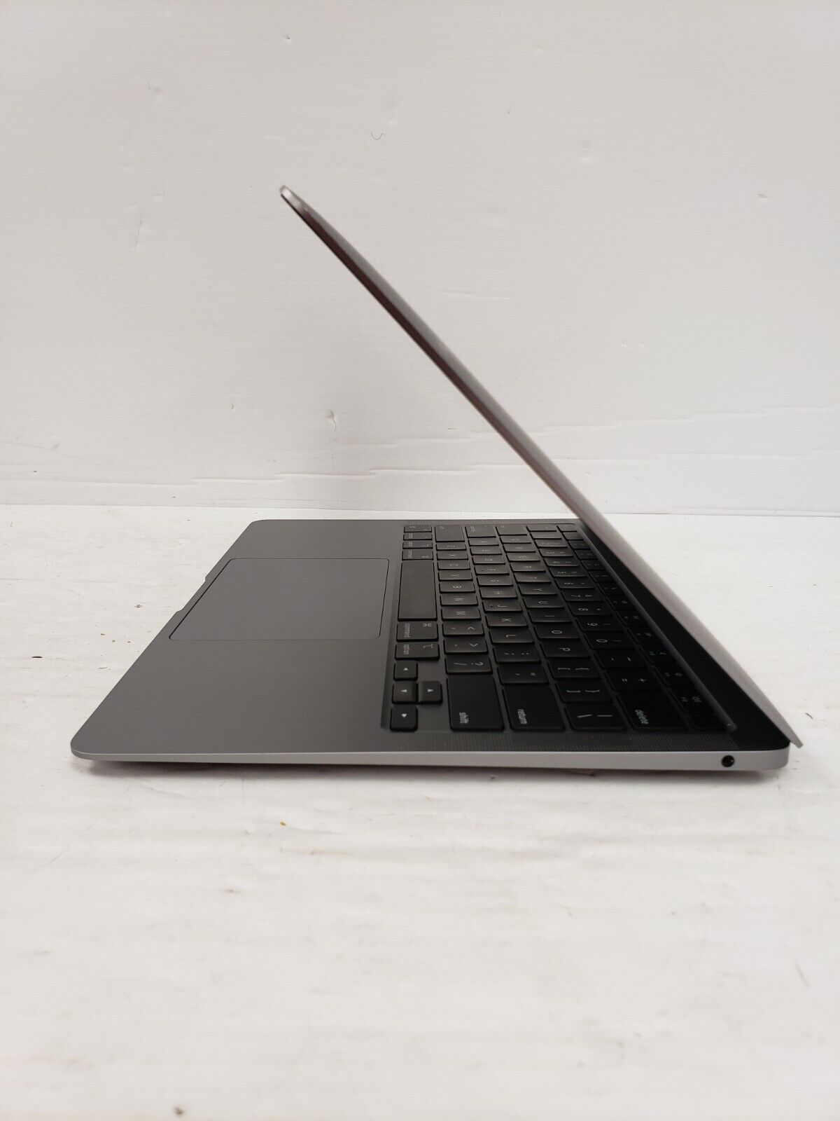 (58390-1) Apple A2337 Laptop (2020)