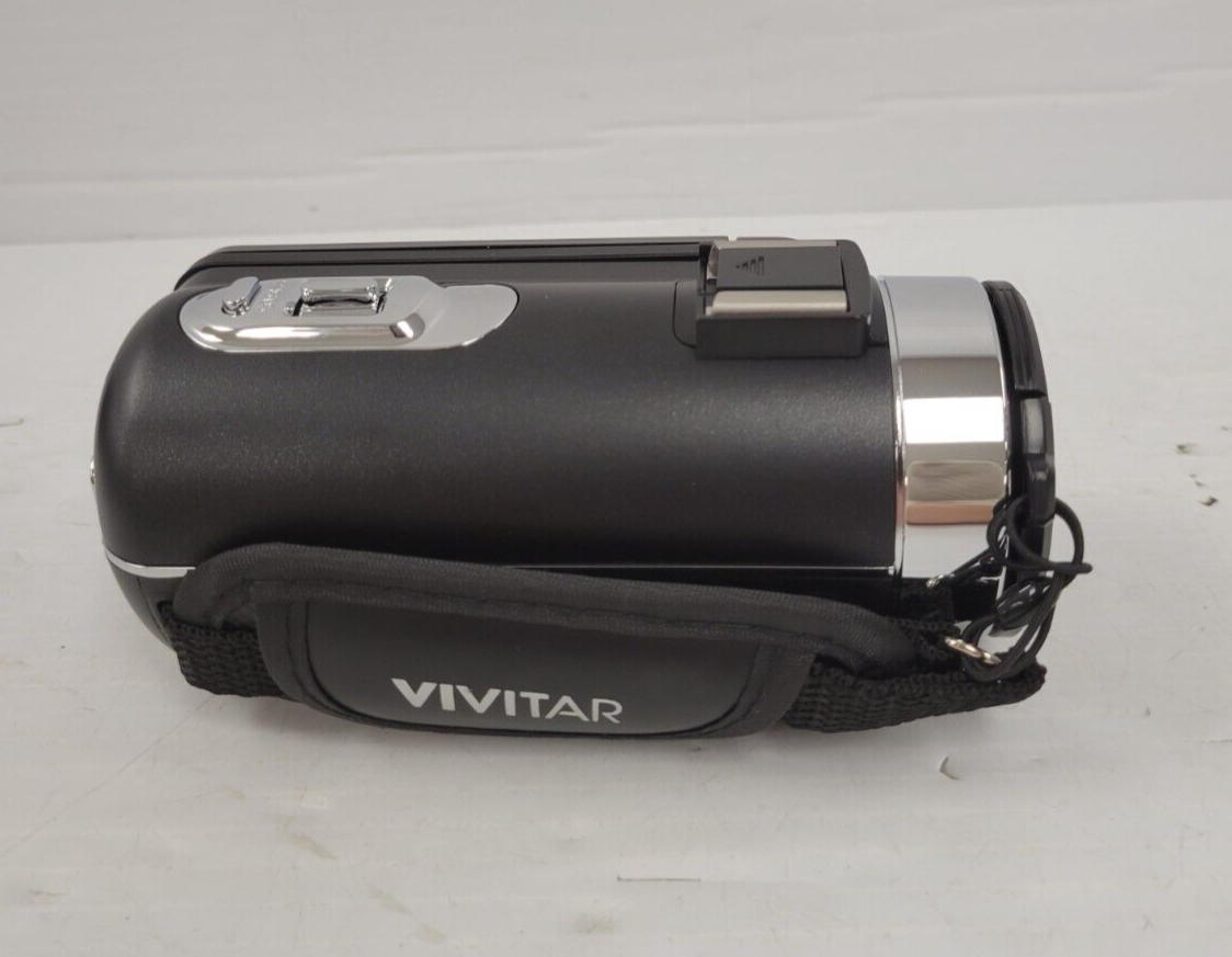 (67838-1) Vivitar DVR E401 Camcorder