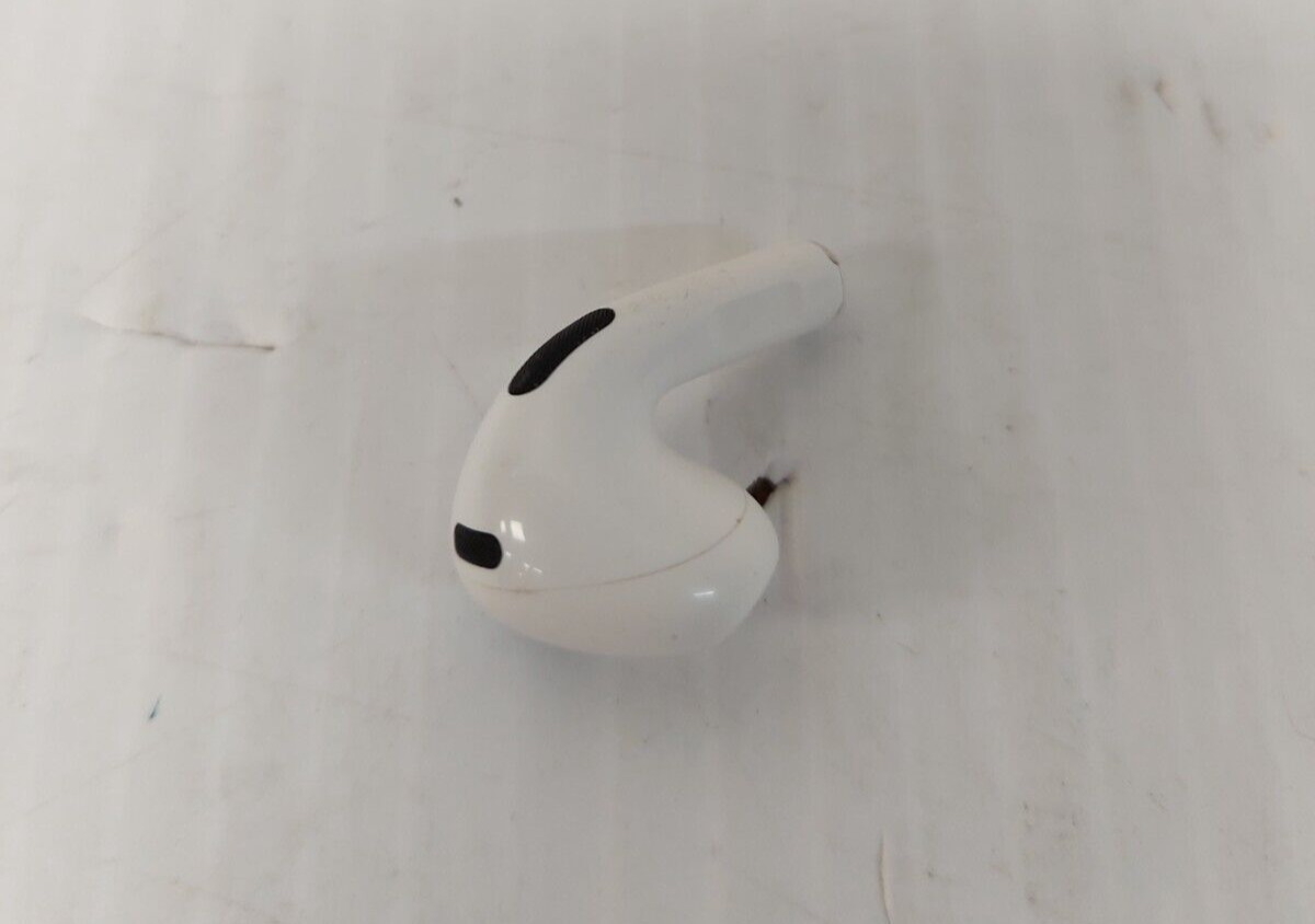 (N83956-1) Apple A2566 3rd Gen Airpods