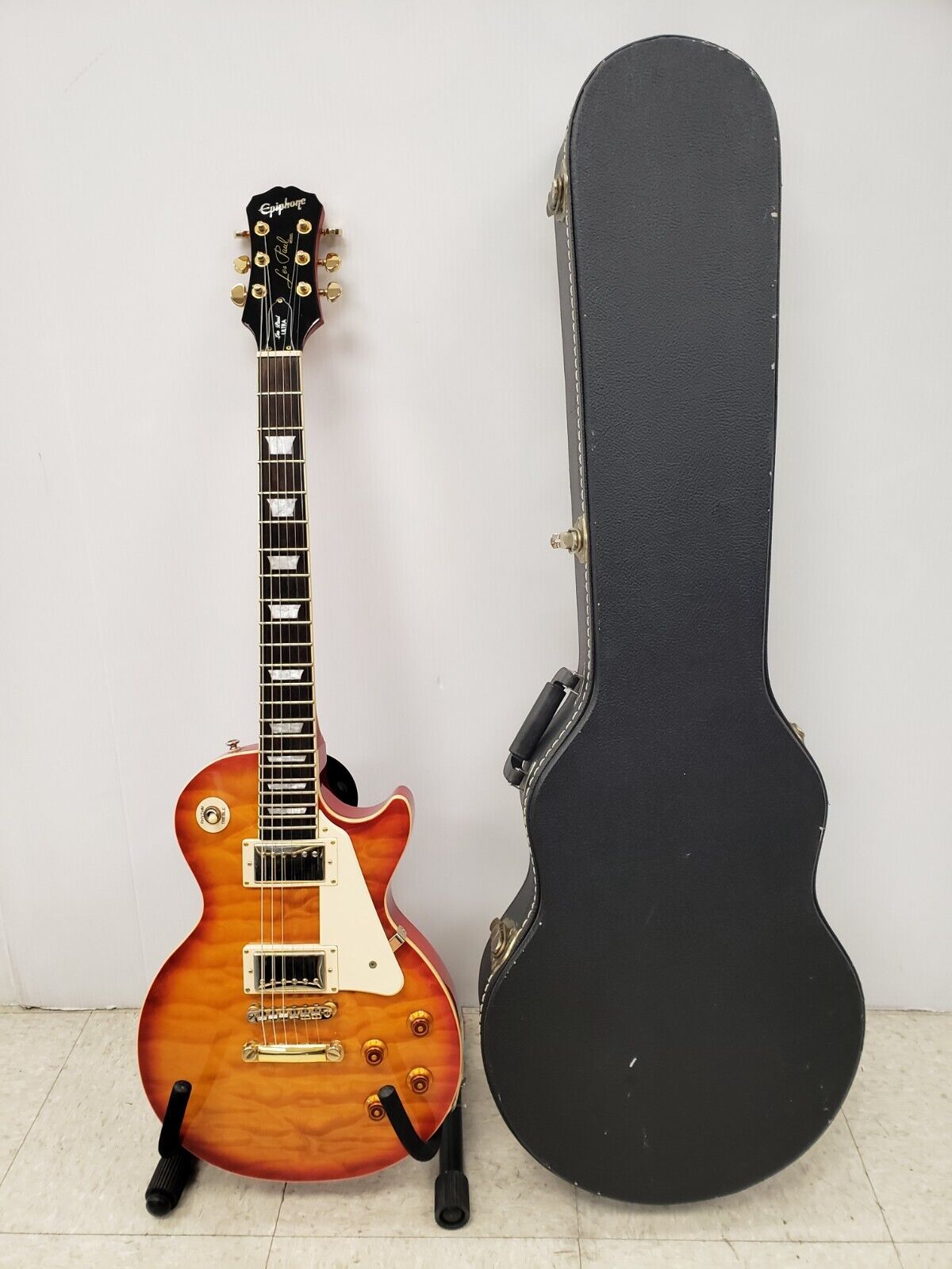 (61513-1) Epiphone Les Paul Ultra Electric Guitar