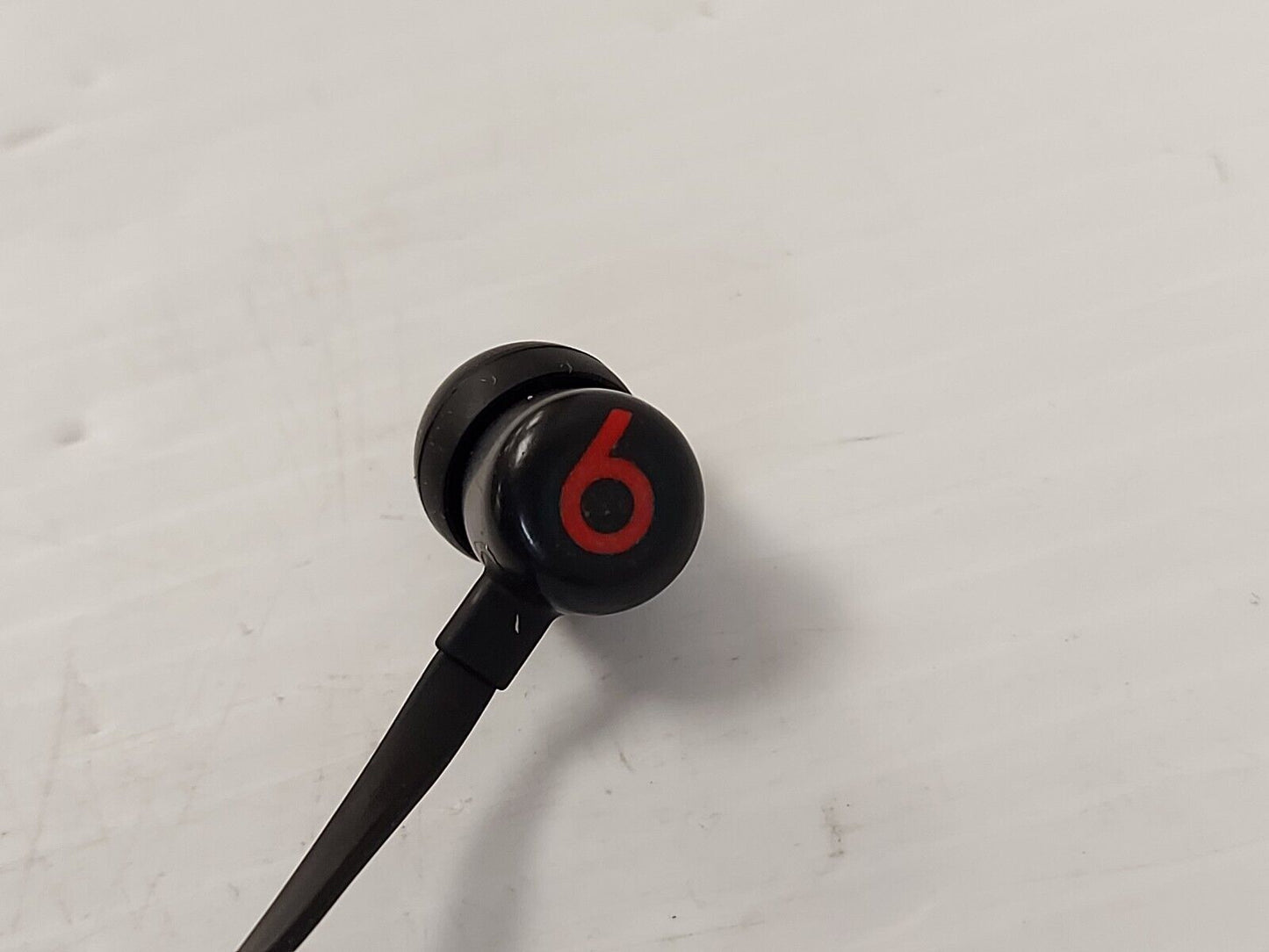 (N83822-1) Beats by Apple A2295 Earbuds