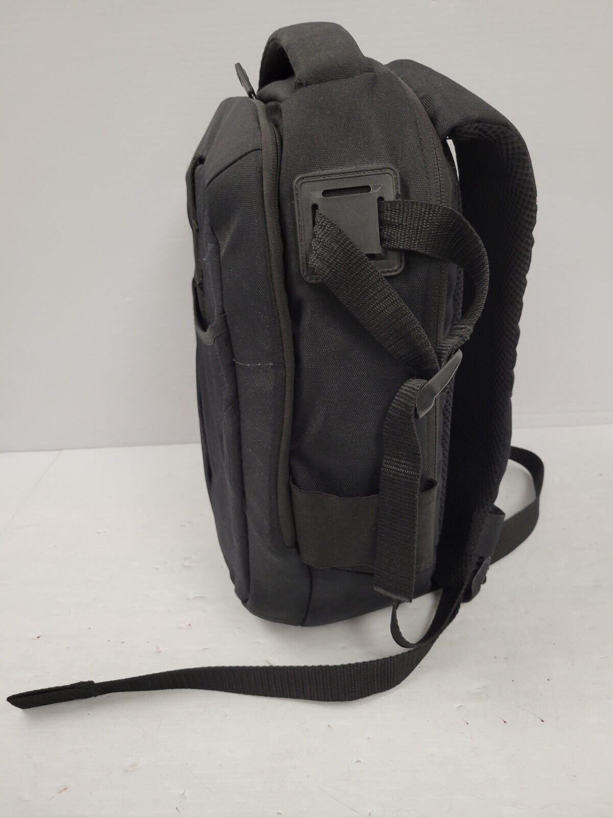 (58367-4A) No Name Camera Bag