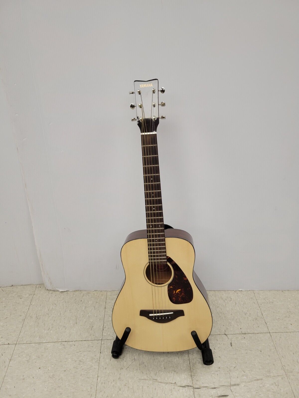 (64546-1) Yamaha FG-Junior JR25 Guitar